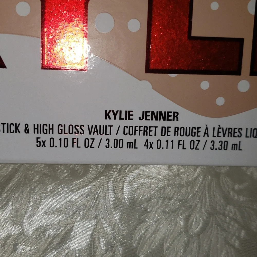 Kylie Jenner Liquid Lipstick Vault 💄 - Picture 3 of 4